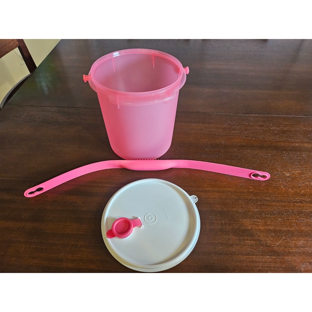Tupperware Jumbo Canister-with pour-all seal & carrying handle Never Used Pink